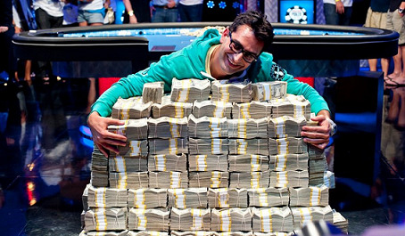 Антонио Эсфандиари