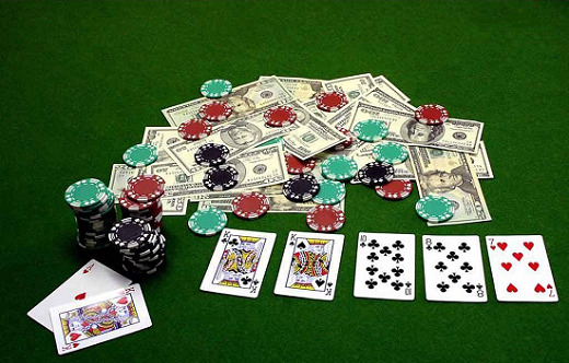 Карты на столе