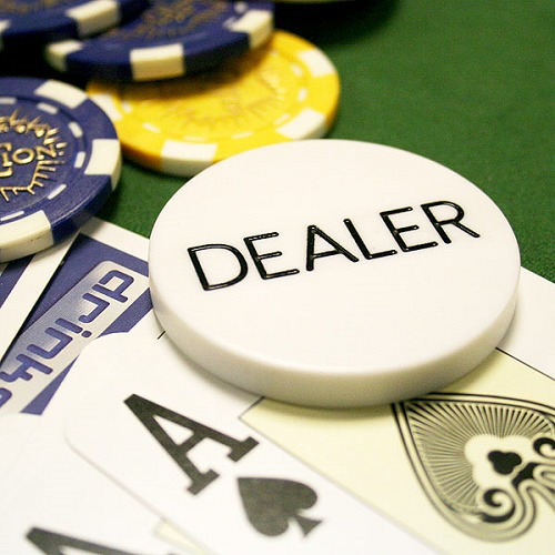 кнопка дилера