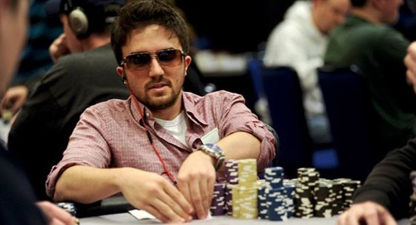 защита руки в покере