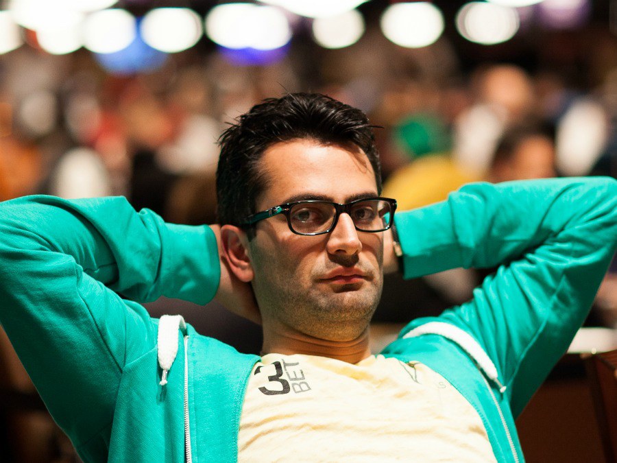 Антонио Эсфандиари