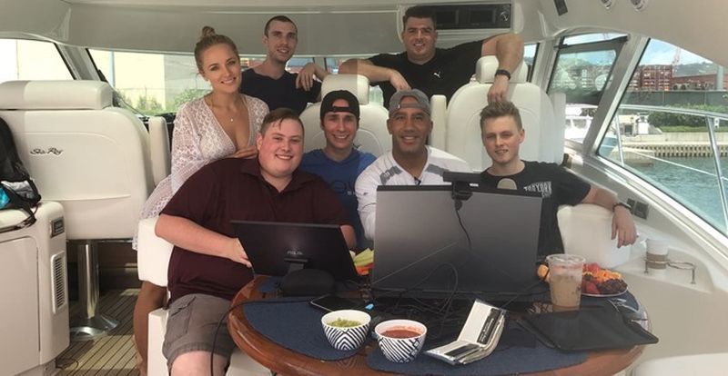 стейплс покер