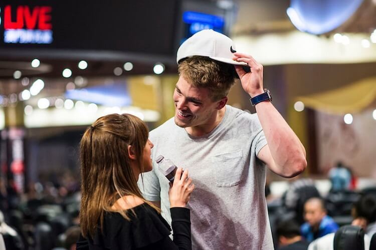 алекс фоксен