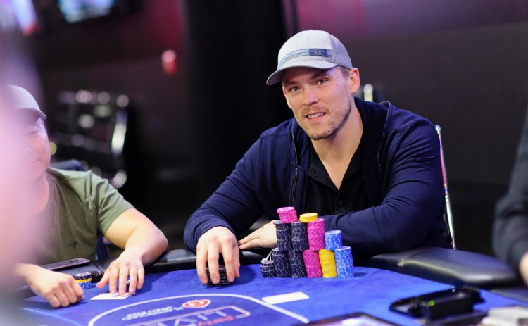 алекс фоксен