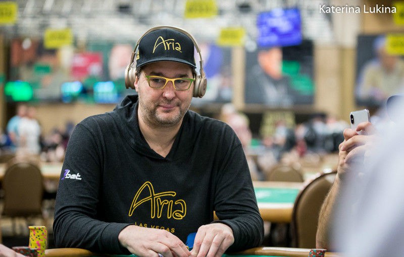 фил хельмут