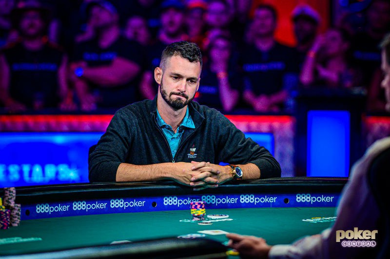 Алекс Ливингстон