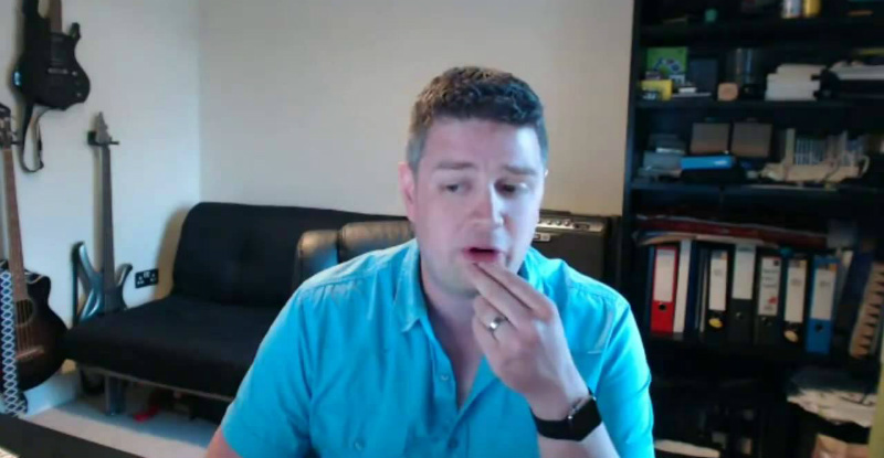 Алекс Скотт