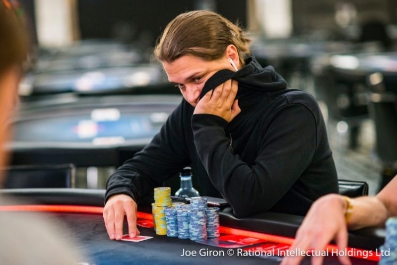 никлас астедт