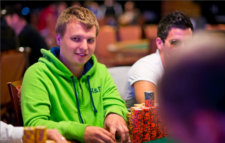 Алексей Поняков выиграл большой приз на GGPoker