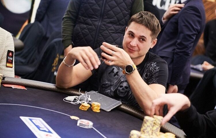 Веженков в хед-апе против Вусдена на PokerStars