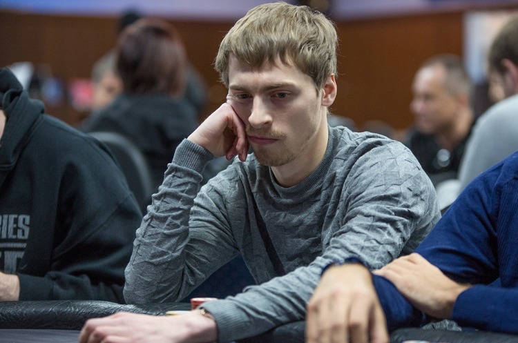 Глеб Тремзин играет в финале Super Million$